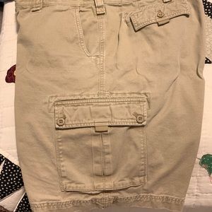 IZOD Men’s cargo short 42